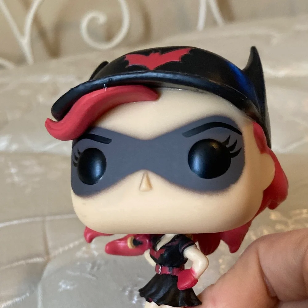 🦇Funko POP Batwoman Bombshells Softball Superhero Vinyl Figure Kate Kane